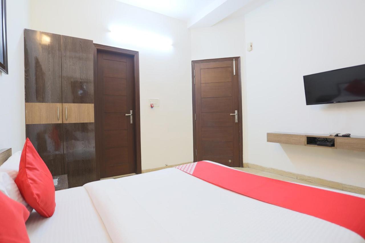 Oyo 70467 Tt Nalin Inn Yercaud Exterior foto